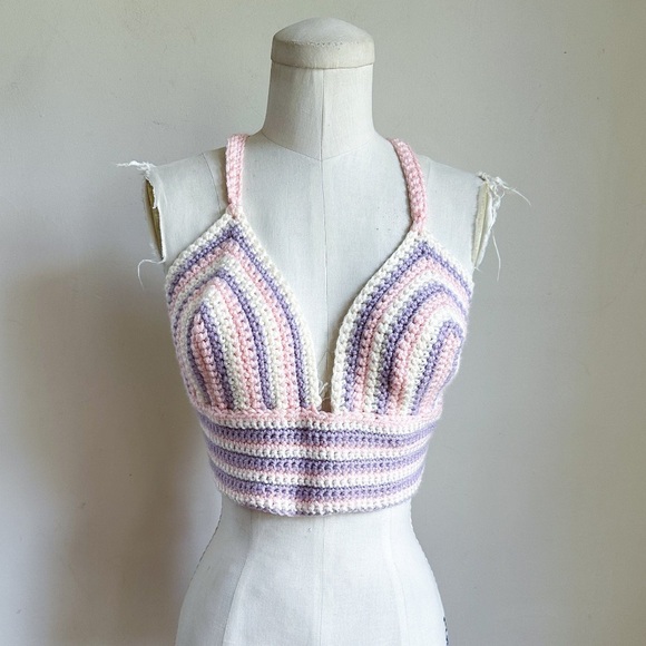 Tops - ⭐️3/$30⭐️ (bundle deal)Vintage 1970s Granny Square Crochet Halter Top